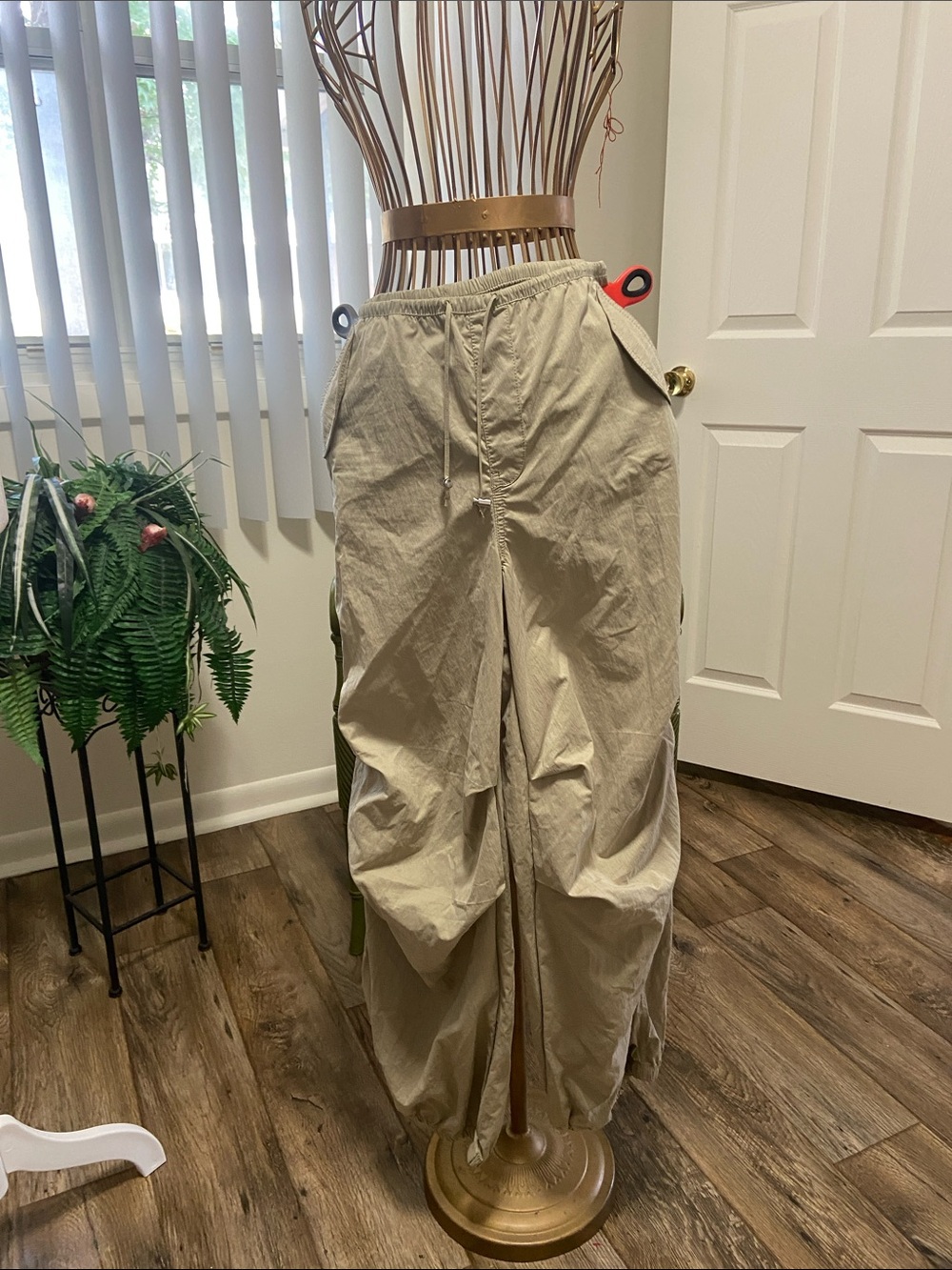 H&M Light Beige Cargo Pants